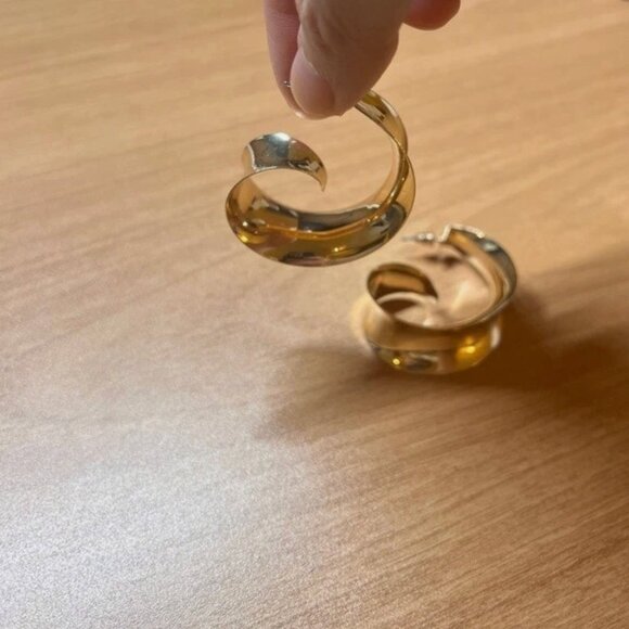 Gold C-Shaped Statement Hoop Earrings – French Chic Minimalist Design - Picture 7 of 8